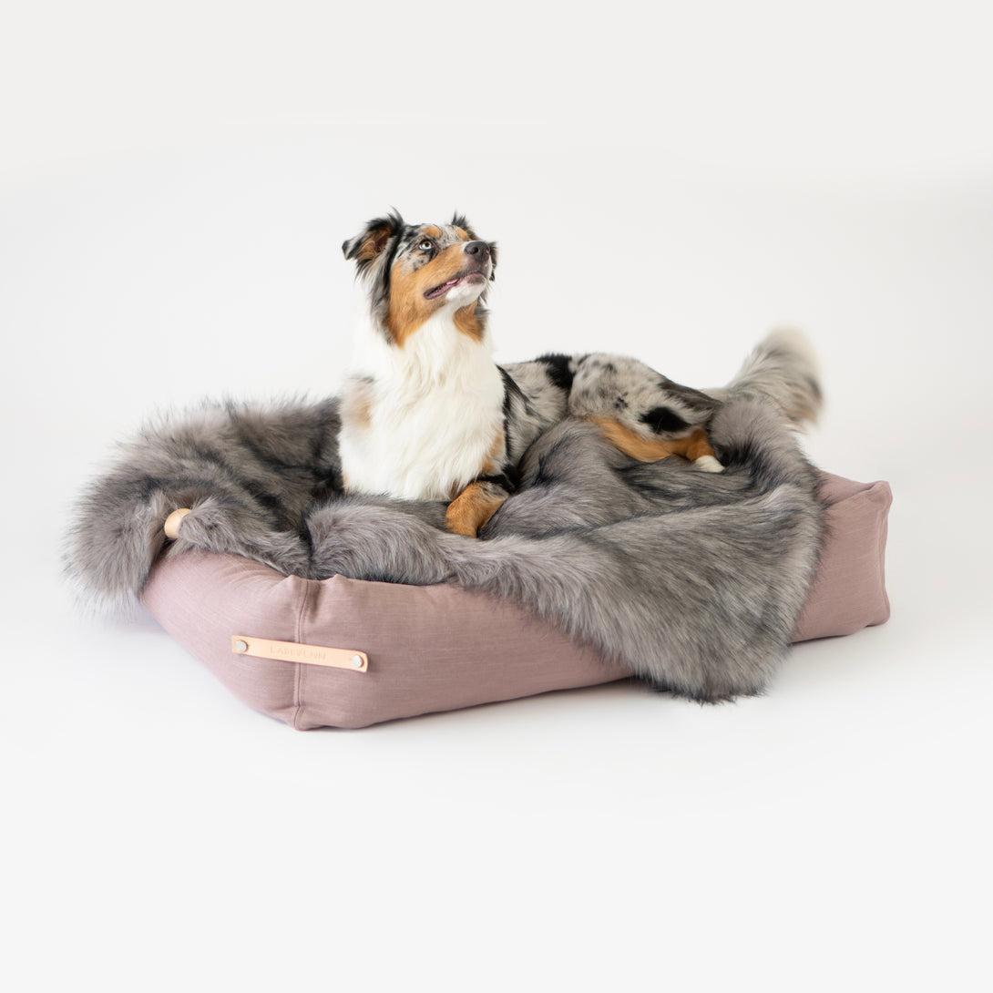 Fashionable Faux For Fur Dog Blanket Silver Grey Labbvenn