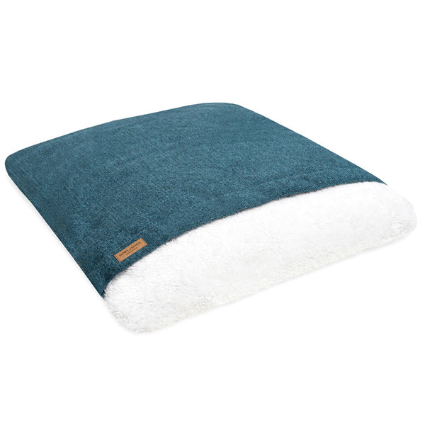 Comfortable and classy Bowl & Bone Dog Sleeping Bag BLISS ocean blue