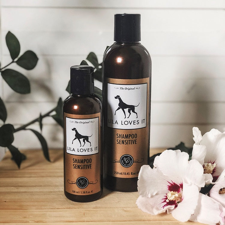Natural and organic dog shampoo for sensitive skin and dogs with allergy